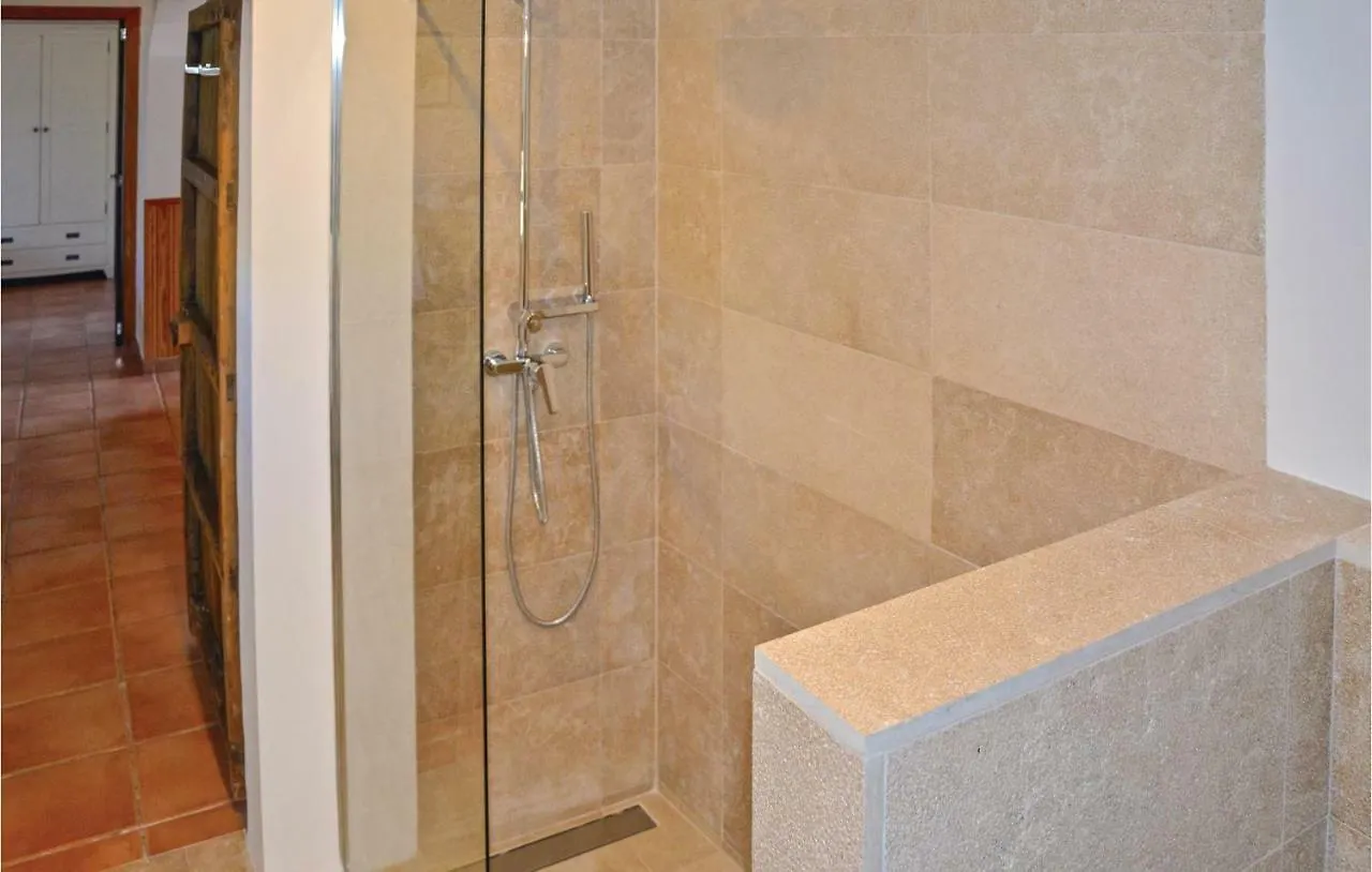 בית נופש Nice Home In Portol With Kitchen